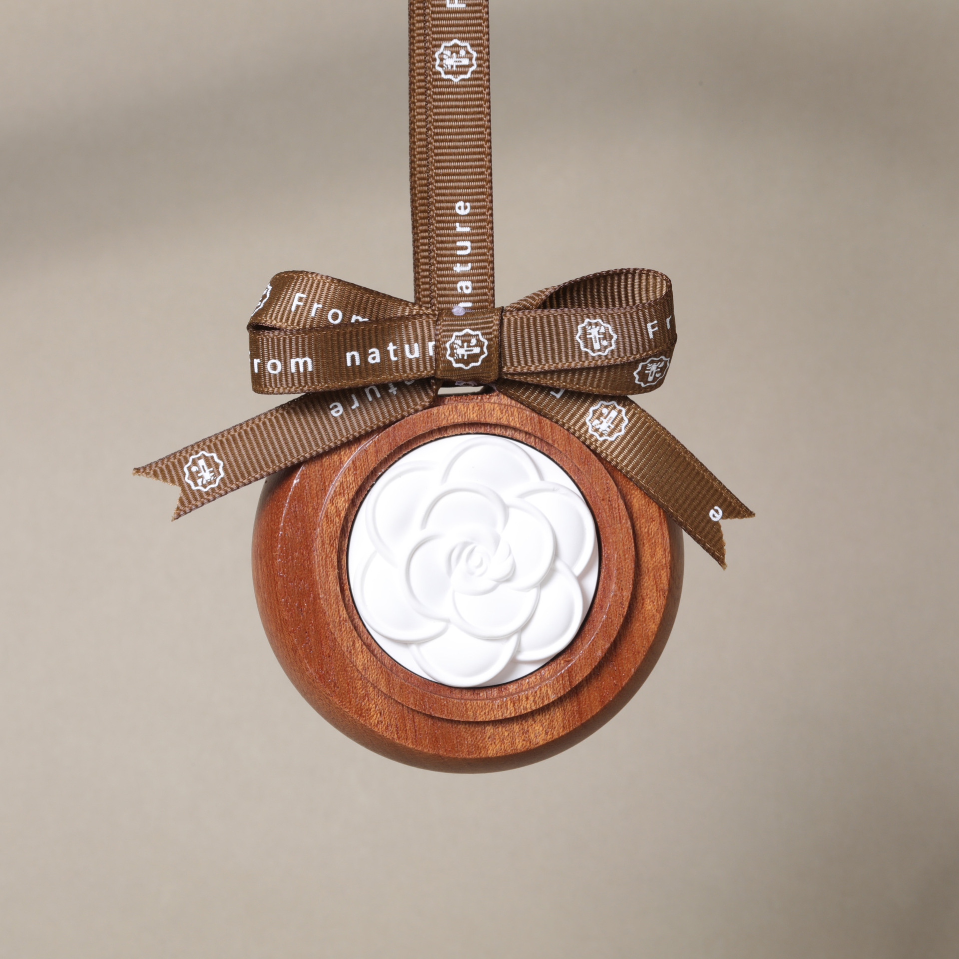 Expansión de coche fragancia de yeso de madera aceite esencial suspensión de madera aire de coche fresco oficina hogar pieza colgante de aromaterapia