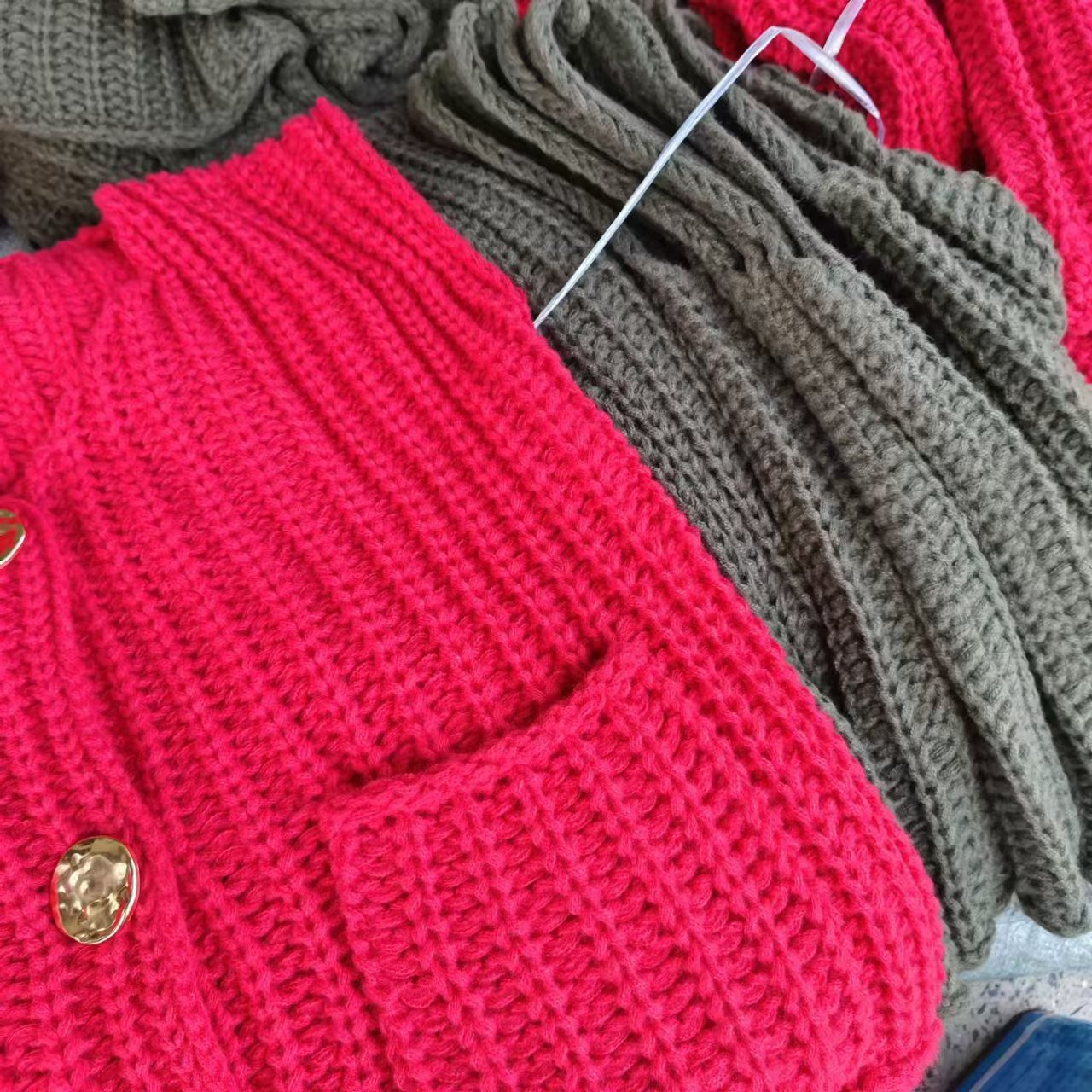 Sweater women's 2024 autumn and winter new product V-neck pocket thick needle sleeveless cardigan knitted vest women_voghion.com