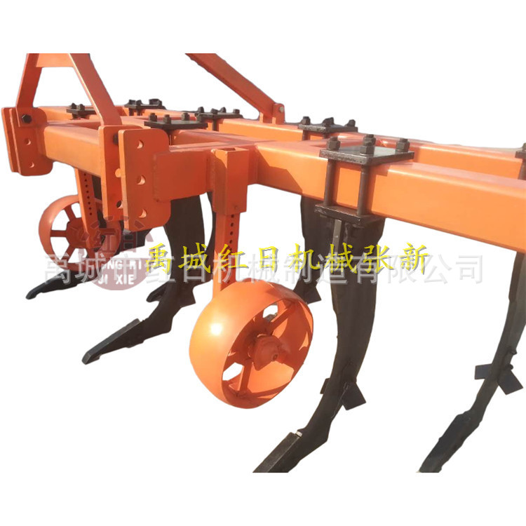 曲面铲深松机工作视频 深松机后置平盘犁片平整田地 深松耙地机