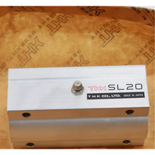 日本THK SL20UU直线轴承单元 尺寸20X54X96mm箱体有2个直线衬套