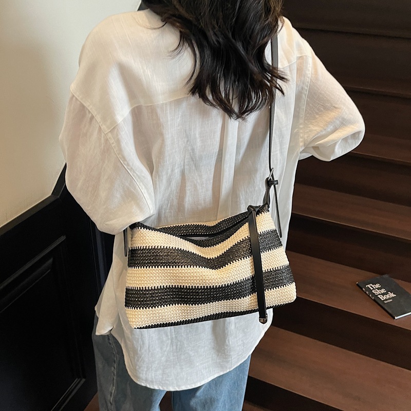 Bolso de moda coreano de verano 2026 nuevo bolso de mujer escuela de estilo tejido de paja bolso de hombro bolso de color contraste diario