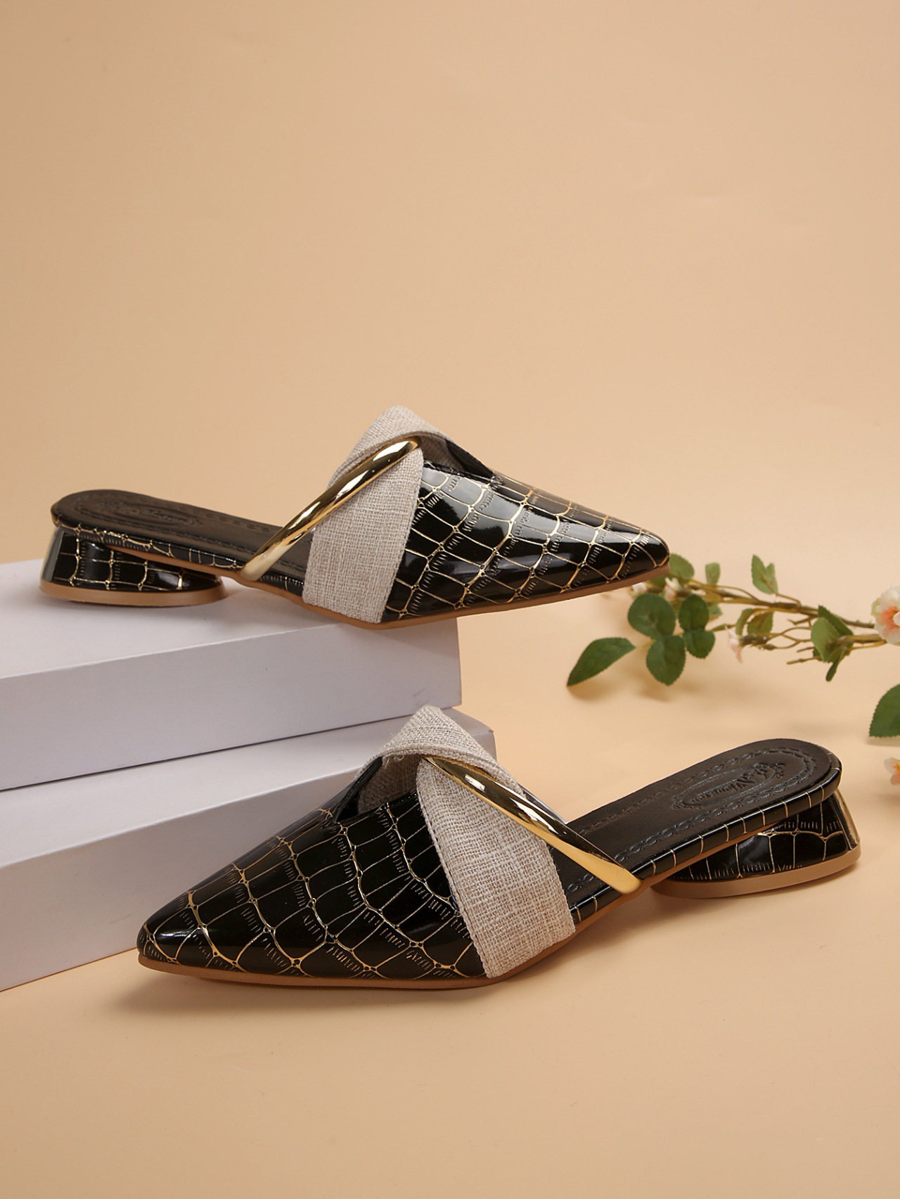 Women's plus Size Pointed Toe Low Heeled Slippers Snakeskin Pattern Closed Toe Half Slippers Sexy New Spring Style_vogvips.com