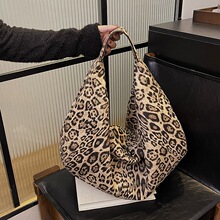 ���e�����|�а���Ů�ﶬ�¿�r�и߼���С�����y�������ٴ�Ҹ�°�