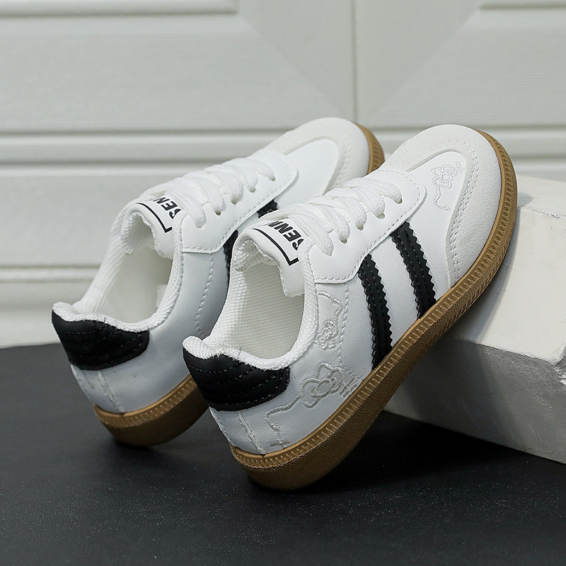 Gatos lindos bordados zapatos de entrenamiento de mujeres 2025 nuevo nicho coreano zapatos de skate casuales zapatos blancos para mujeres comercio exterior