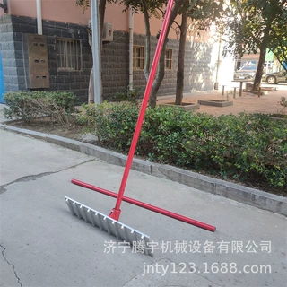 没有动力的手动牛场拉槽机 手拉式牛场开槽机 现浇牛场拉槽机