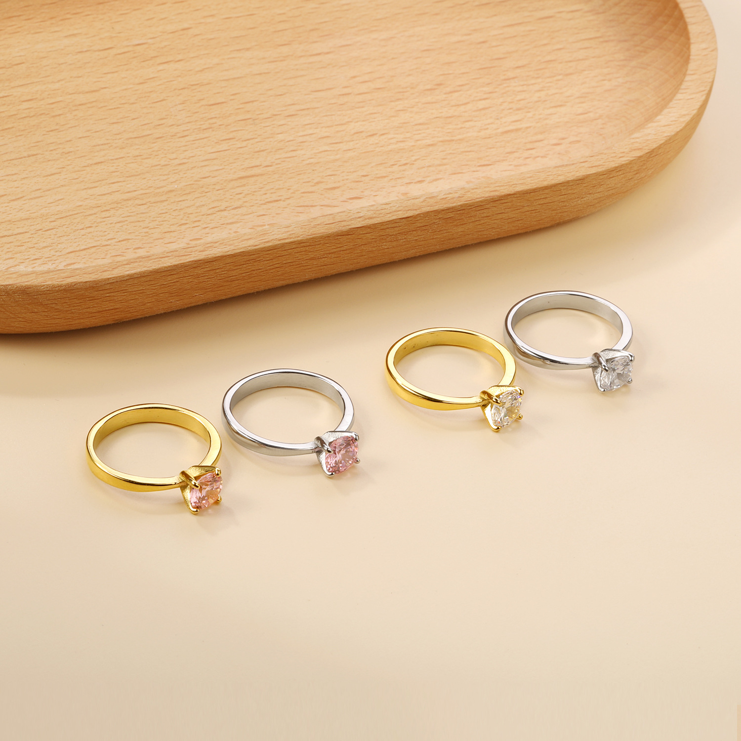 Sparkling Designer Ring For Women, Elegant And Comfortable Piece_voghion.com