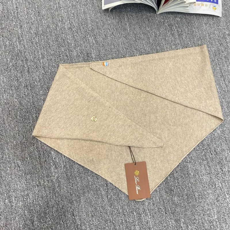 LP 2025秋冬羊毛单品 时尚百搭设计感护颈保暖针织披肩三角围巾|undefined