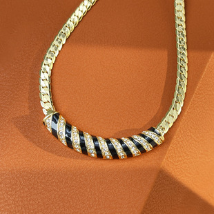 ����߼��е����荎׺�choker�߹��朕r�к��s���|�i�����Ů
