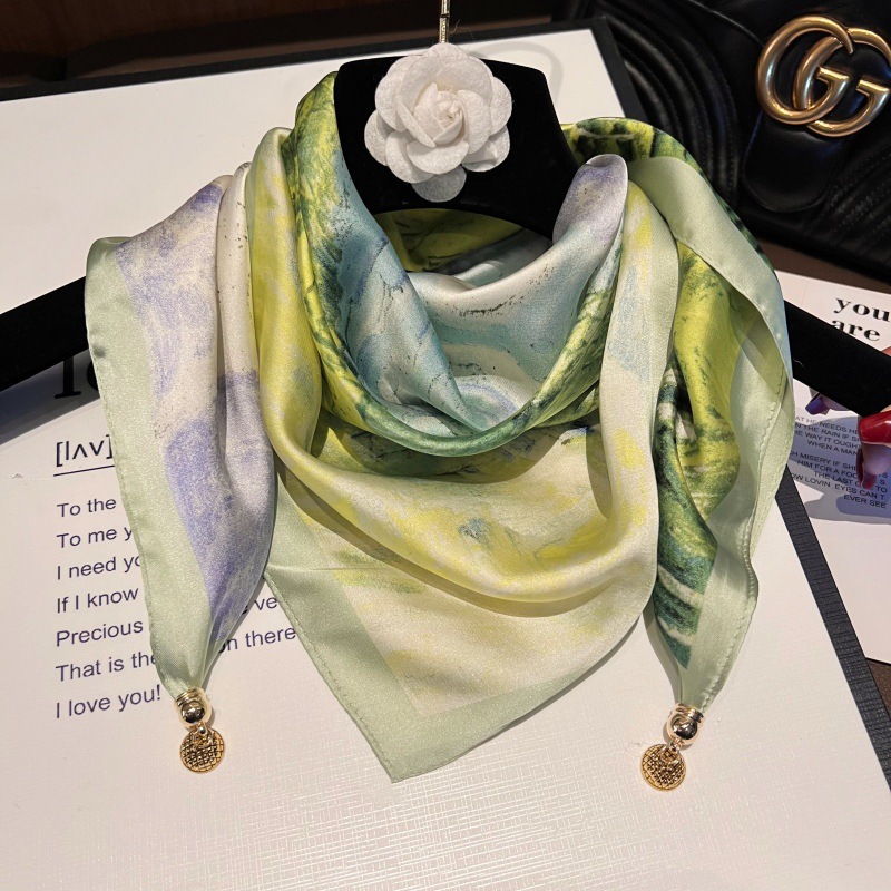 봄은 가득 차 있습니다 --- [자기 새틴 스퀘어 스카프]]