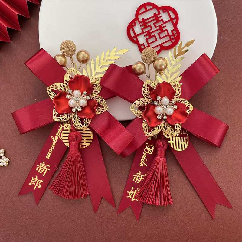 Broches de boda, flores de boda, flores de novia, un par de flores de alto nivel, un conjunto completo de artículos de boda.