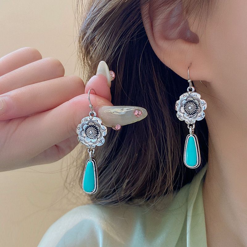 Aguja de plata, circón, diamantes, pendientes geométricos, lujo ligero, pendientes simples, de alta gama, pendientes, temperamento, pendientes de todo fósforo, mujeres al por mayor