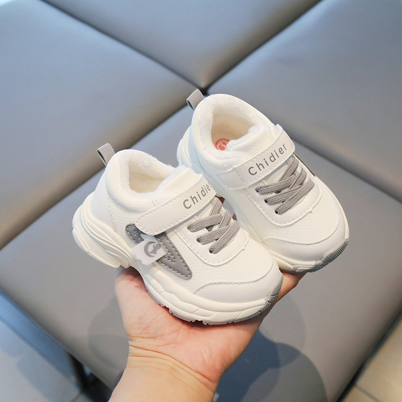 Zapatilla de deporte de invierno para niños nuevos zapatos de papá para niños con forro polar zapatos de bebé para niñas zapatos de fondo suave antideslizantes para correr