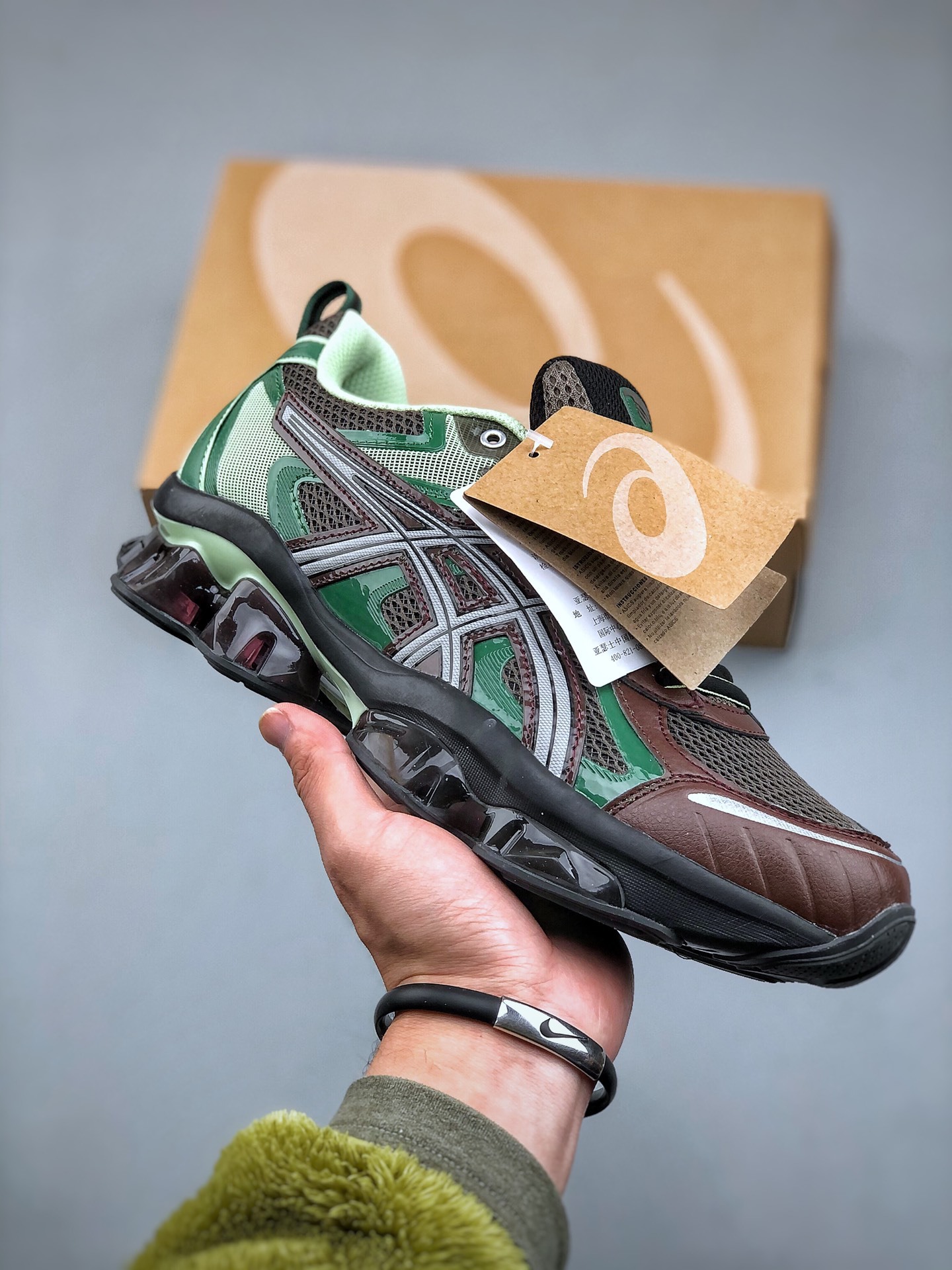 Clover green kinetic breathable running shoes