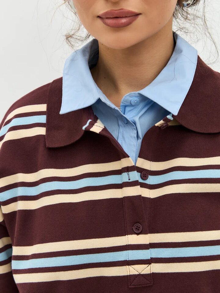 Áo thun nữ sọc dài tay cổ polo dáng rộng phong cách retro — hồng, màu nâu, nâu sẫm, quần kaki chi tiết 62