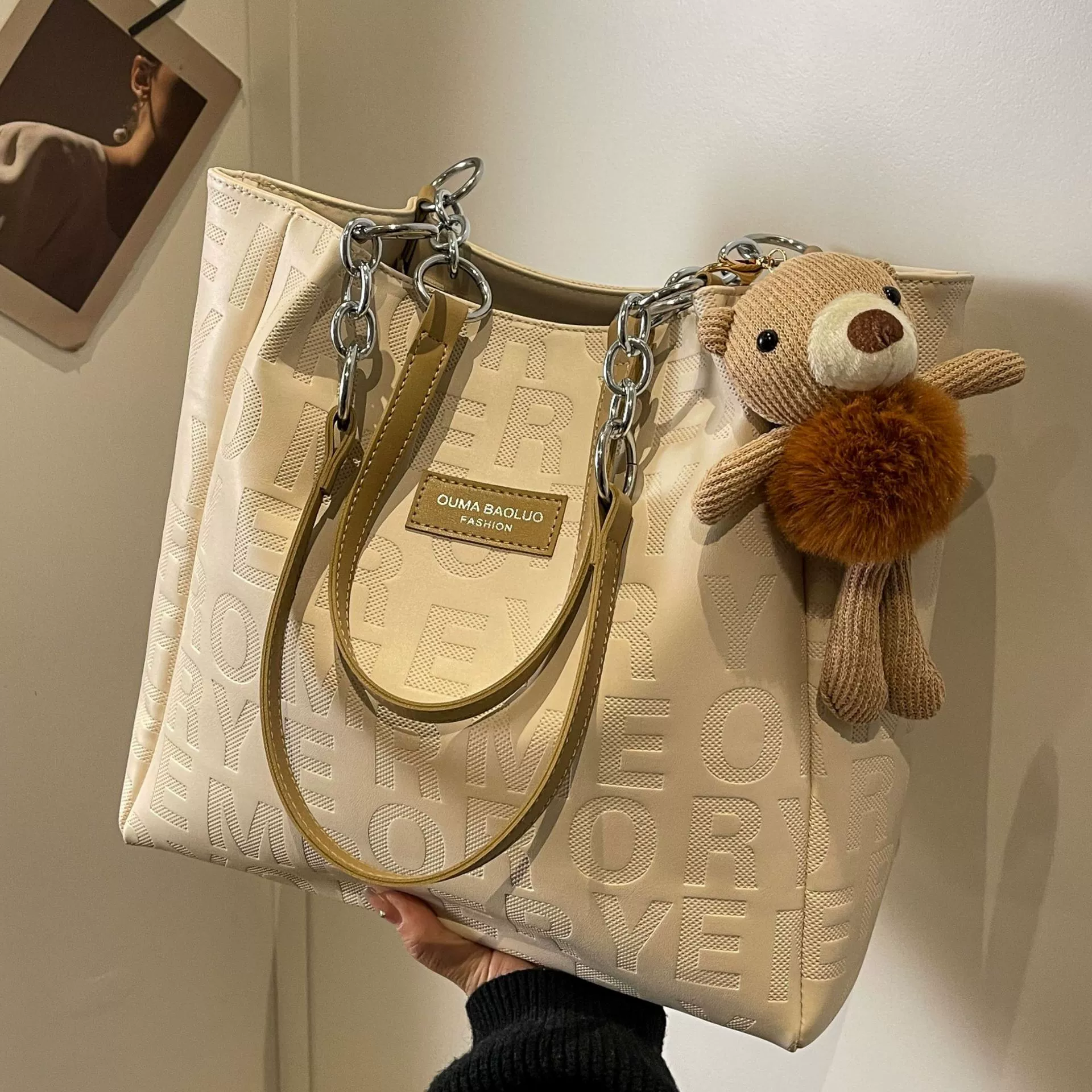Winter capacious shoulder bag, small one-shoulder bag, 2023 collection