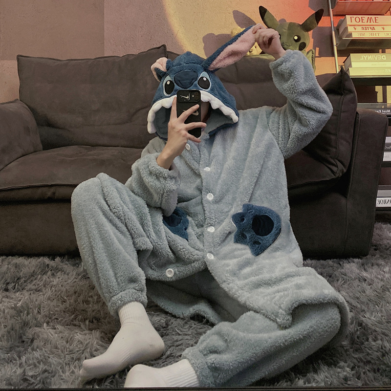 Stitch par pijamas Otoño e Invierno engrosada de lana forrada de coral de las mujeres 2022 nuevo camisón de los hombres ropa de casa