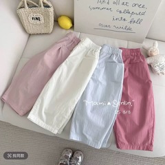 女の子の夏の薄い子供用ルーズカジュアルパンツ、ファッショナブルなベビーストレートレッグの新しい防蚊ワイドレッグパンツ、小中型の子供用