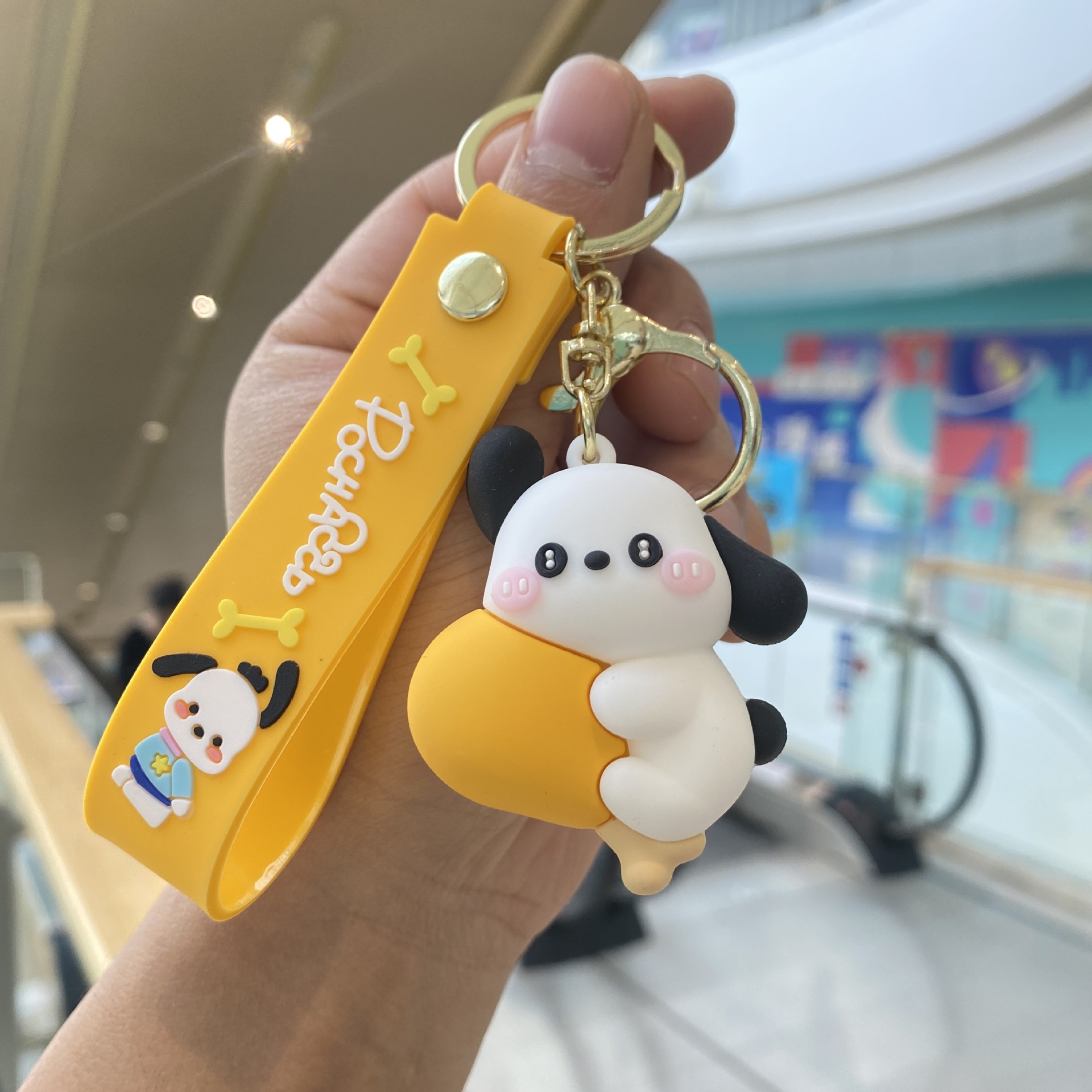 De dibujos animados M hogar Pacha perro llavero mochila colgante cadena de la llave del coche papas fritas perro pareja pequeño regalo al por mayor