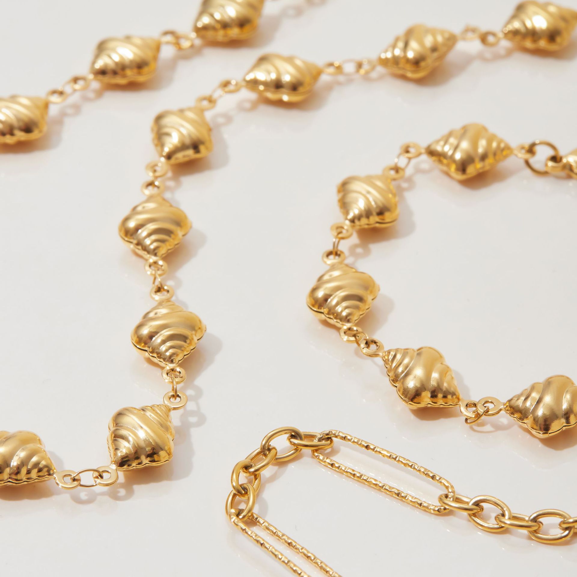 Wanxing estilo europeo y americano transfronterizo pulsera de clip de acero inoxidable no chapado en oro collar de concha de acero de titanio conjunto de joyería femenina