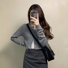 学院风灰色针织开衫外套女秋冬内搭小个子刺绣麻花毛衣短款上衣