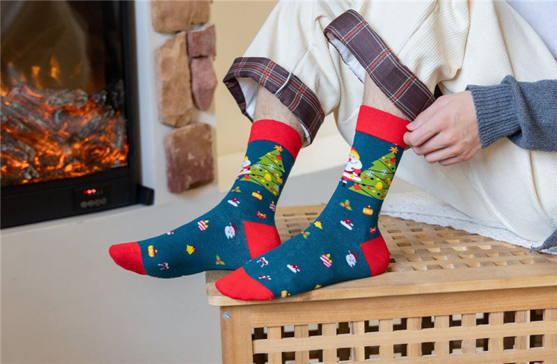 Unisex Christmas Cartoon Cotton Crew Socks A Pair display picture 2