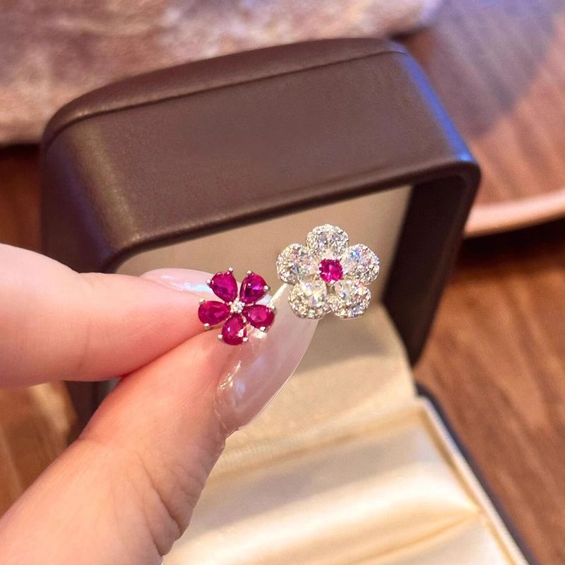 双頭フラワーパウダーダイヤモンドリング絶妙なフラッシュフルダイヤモンドリング女性のための 2025 新しいホットスタイルオープンリングハイエンド|undefined
