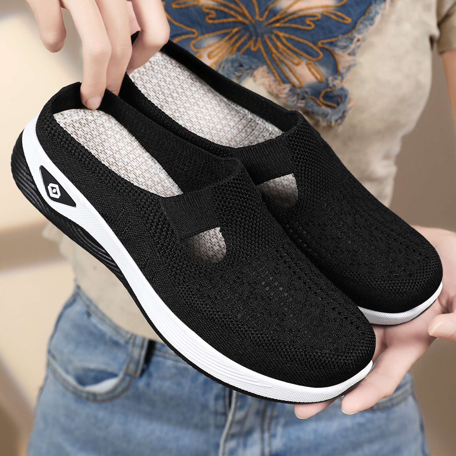Zapatos de verano para mujer, nuevo estilo, pantuflas de uso externo, zapatos casuales huecos de malla, suela suave, cómodos zapatos de madre