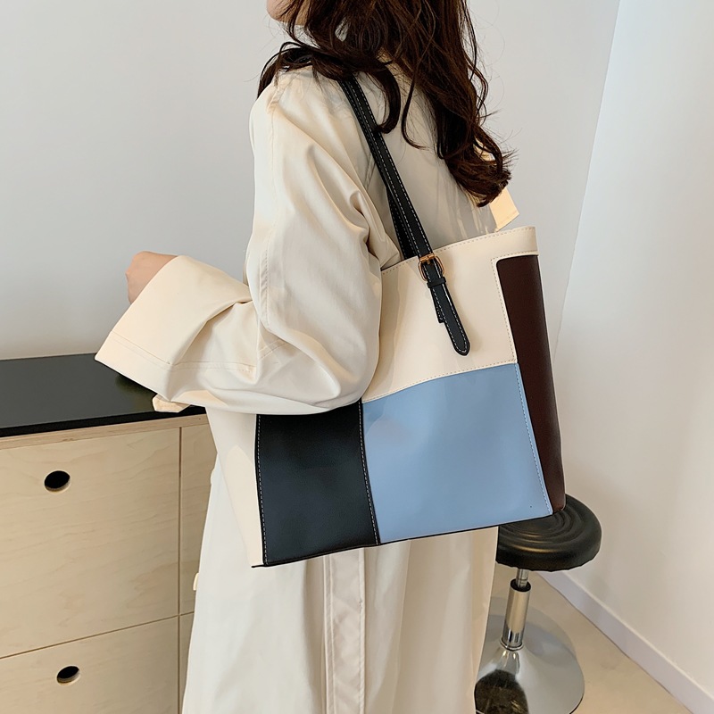 2024 temprano otoño ultra-fuego bolso de mano de gran capacidad simple popular bolso de hombro de moda para salir bolso de tote casual versátil