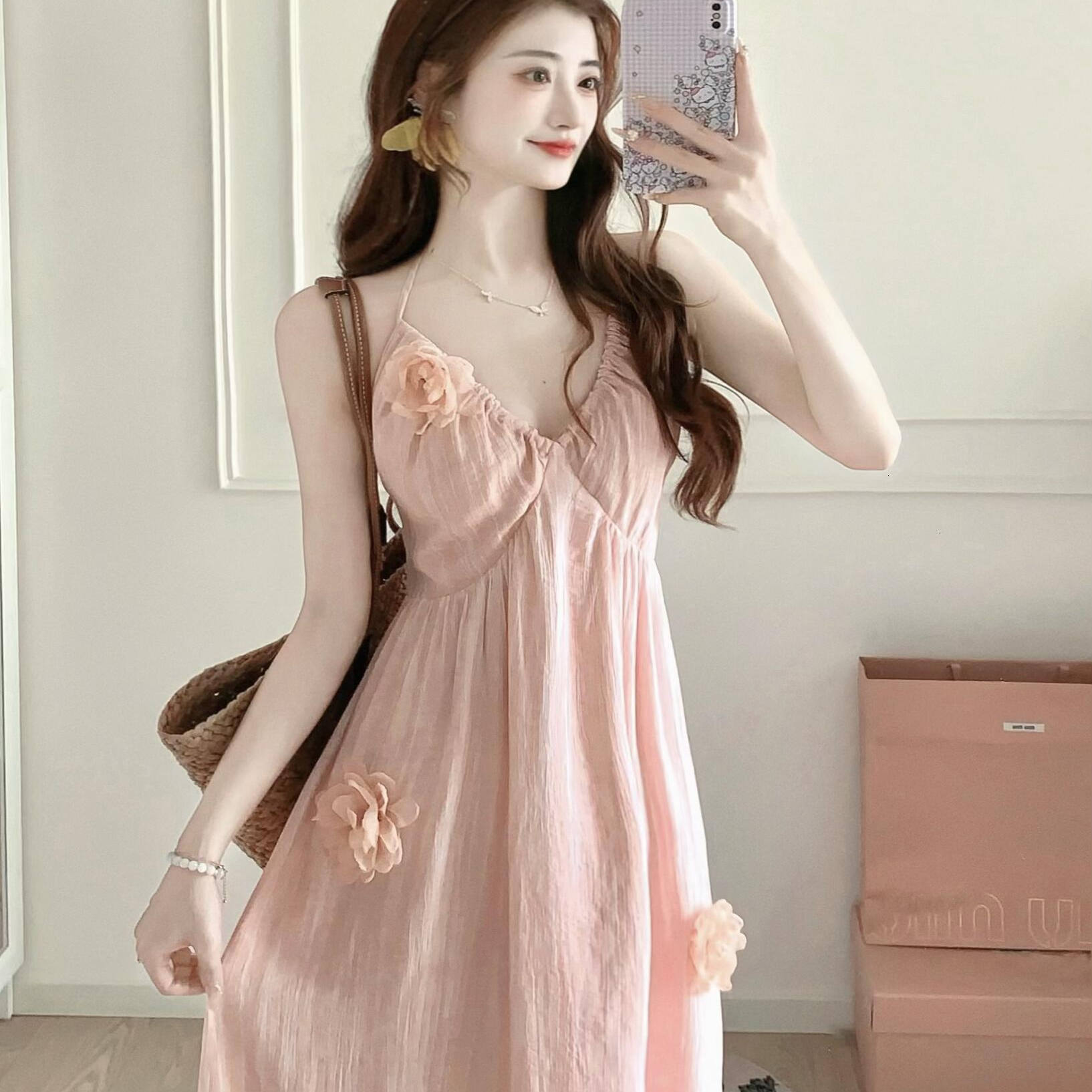 해변 휴가 부드러운 핑크 서스펜더 드레스 여성의 아름다운 꽃 롱 스커트 기질 고급 비치 스커트