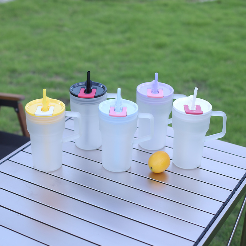 Nuevo alto valor de la cara de los estudiantes tazas de té de verano estilo coreano de gran capacidad mango taza de paja de plástico taza de agua de hielo