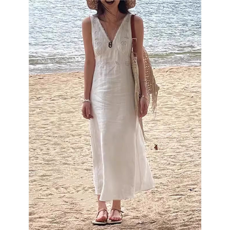 Beautiful Seaside Vacation French Style White V-Neck Embroidered Printed Cotton and Linen Suspender Dress for Women in Summer Beautiful Seaside Vacation French Style White V-Neck Embroidered Printed Cotton and Linen Suspender Dress for Women in Summer