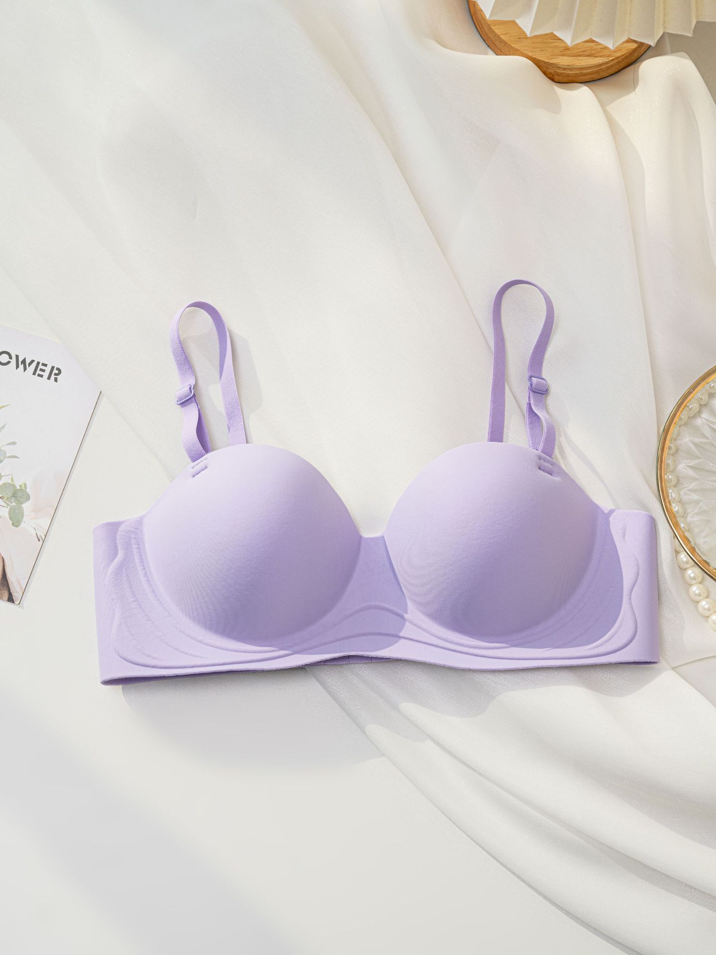 Venta directa de fábrica comercio electrónico transfronterizo sudeste asiático Vietnam Tailandia ropa interior de mujer sin costuras media taza de sujetador anti-caída