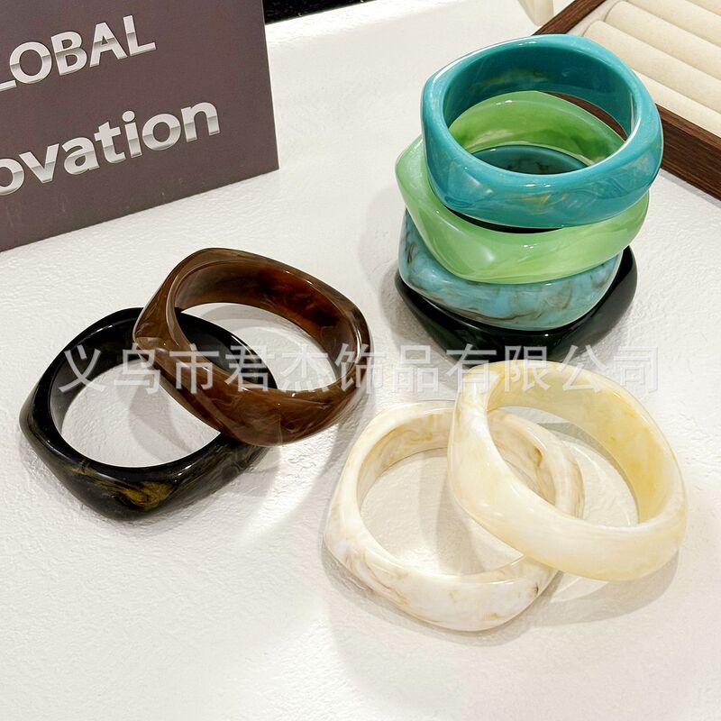 European and American Geometric Smudged Brown Resin Bracelets, Irregular Square Bracelets, Niche Design, Personalized Hand Jewelry, Trendy Wholesale