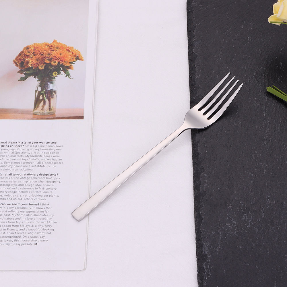 자연스러운 디저트 포크