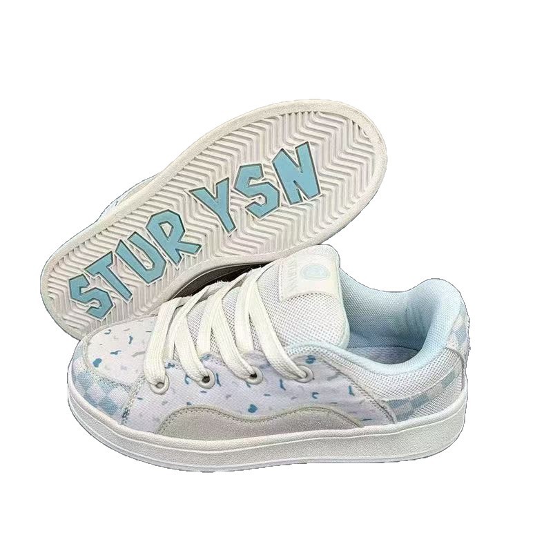 Versión coreana de las zapatillas de nicho a juego de arándano, las mujeres están de moda en la primavera de 2025, los nuevos zapatos de pan casuales de moda de todos los partidos