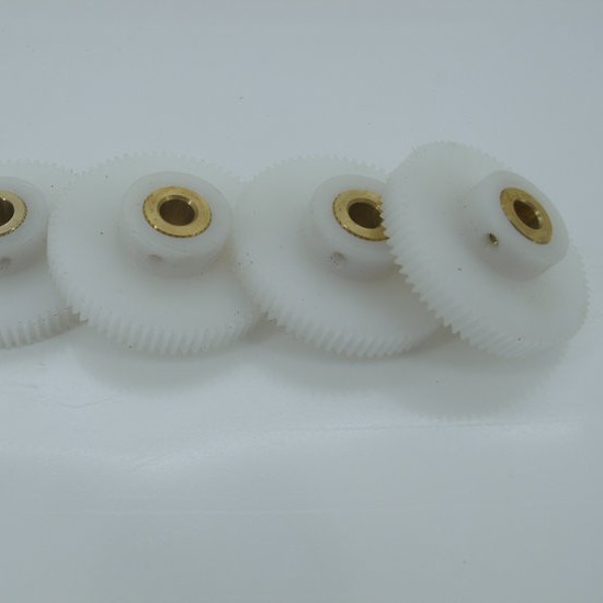 加工POM尼龙正凸台直齿轮内孔镶铜套无噪音0.5模38齿外径20