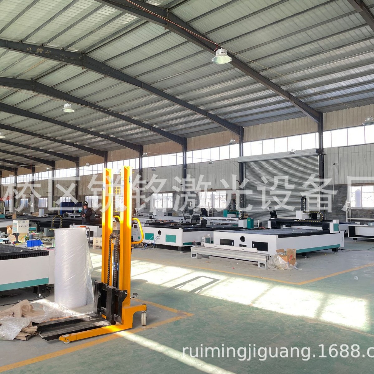 厂家大型光纤激光金属切割机1500W 2000W  3000W不锈钢厨具钣金