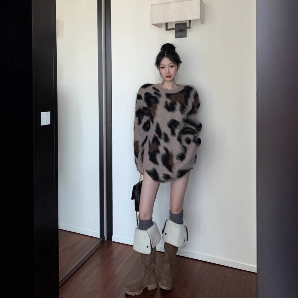 레트로 게으른 레오파드 무늬 풀오버 스웨터 여성용 느슨한 하복이 누락 된 중장 가을과 겨울 새 두꺼운 스웨터