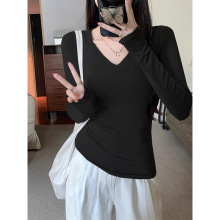 辣妹风小众V领白色纯棉长袖T恤女2025秋季韩系打底衫修身显瘦上衣