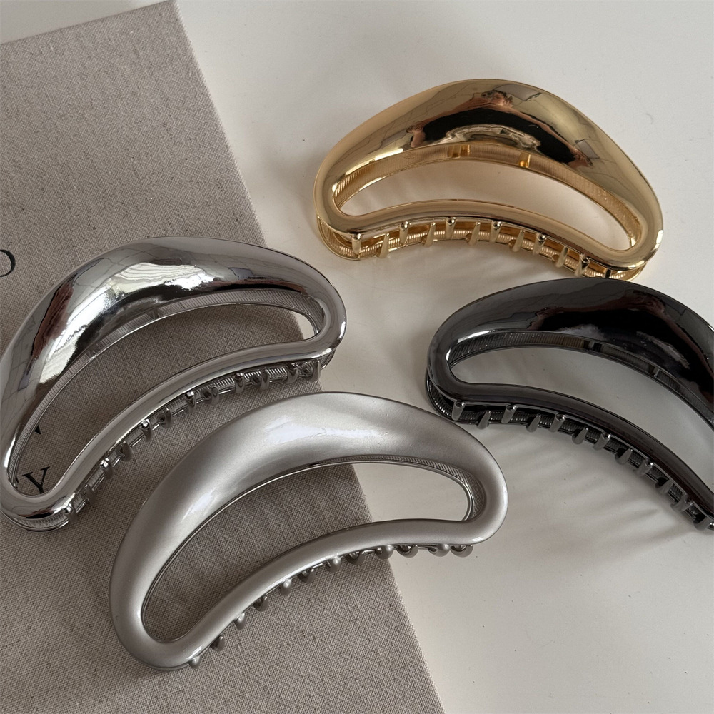1 Piece Quantity Women's Simple Style Classic Style Solid Color Alloy Hair Claws