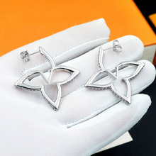 W羳HU~⻨荶ᔚ|ŮUջ荶h