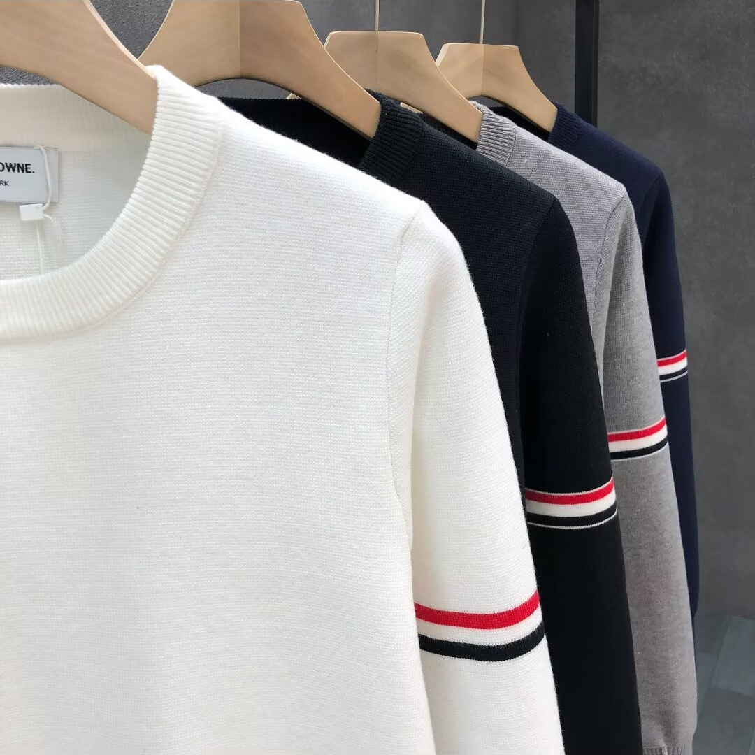 Pull tricoté à col rond blanc de haute qualité, marque tendance, nouvelle chemise de base de luxe légère pour hommes automne et hiver 2024_voghion.com