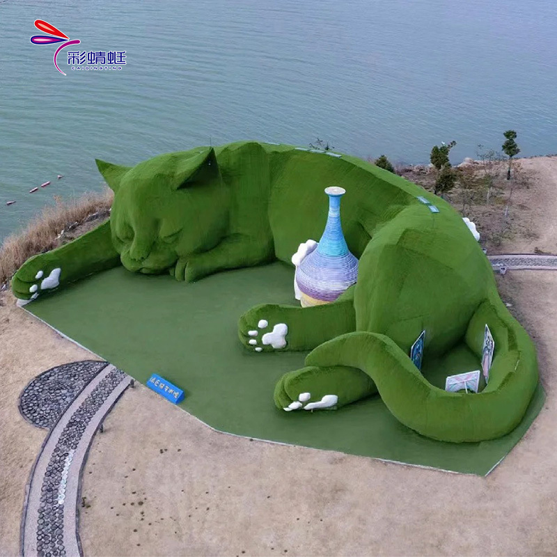 Fábrica de fotos de escultura verde transfronteriza a gran escala para hacer adornos de escultura verde luminosa en la intersección de la calle del parque al aire libre