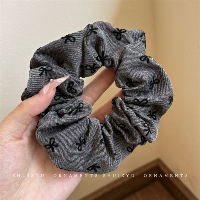Satín coreano anillo de cabello de intestino grande mujer de moda cuerda de cabeza de alta calidad temperamento flor de cabello bola de cabello toque de cabeza