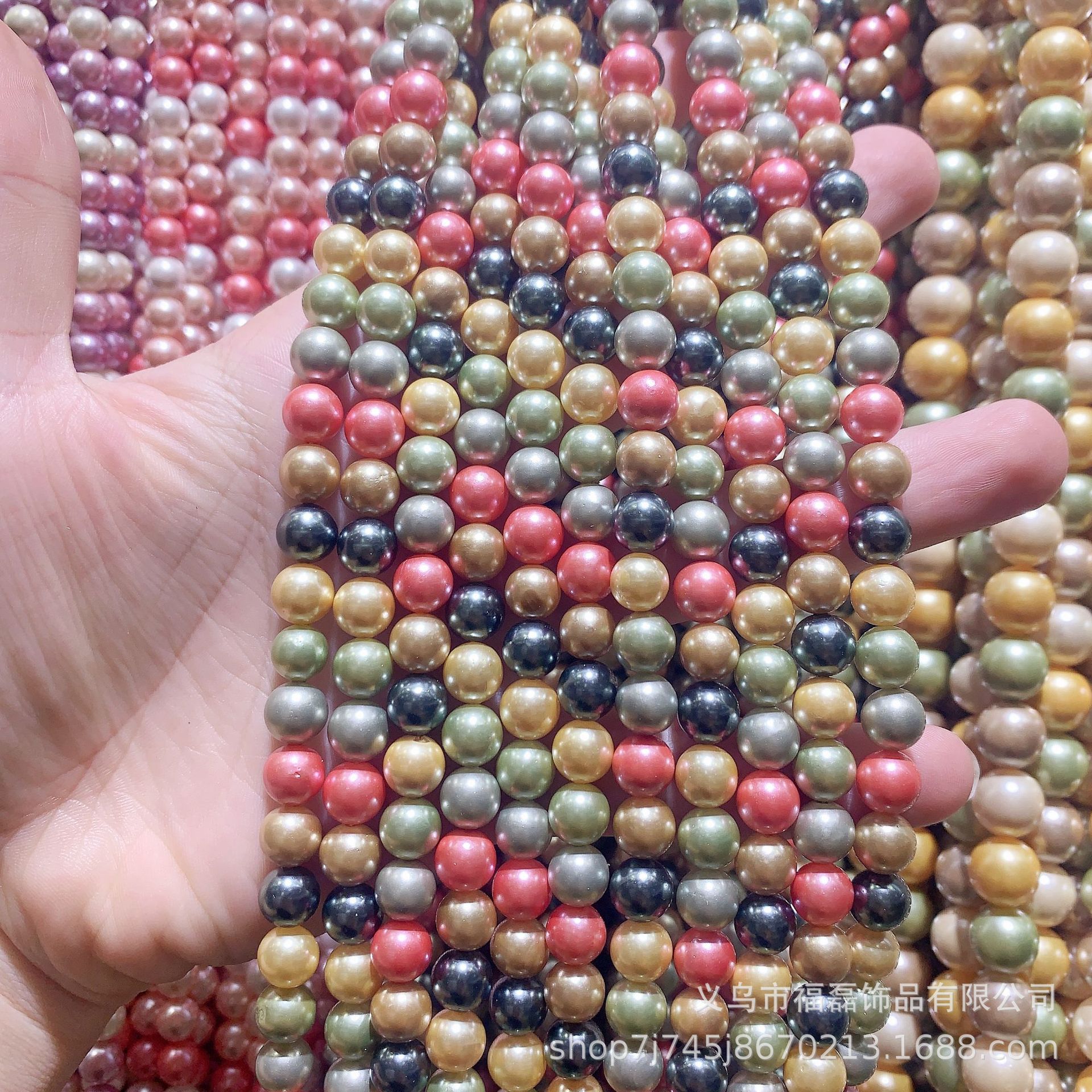 天然深海で皮をむかない貝玉は真珠に匹敵します。