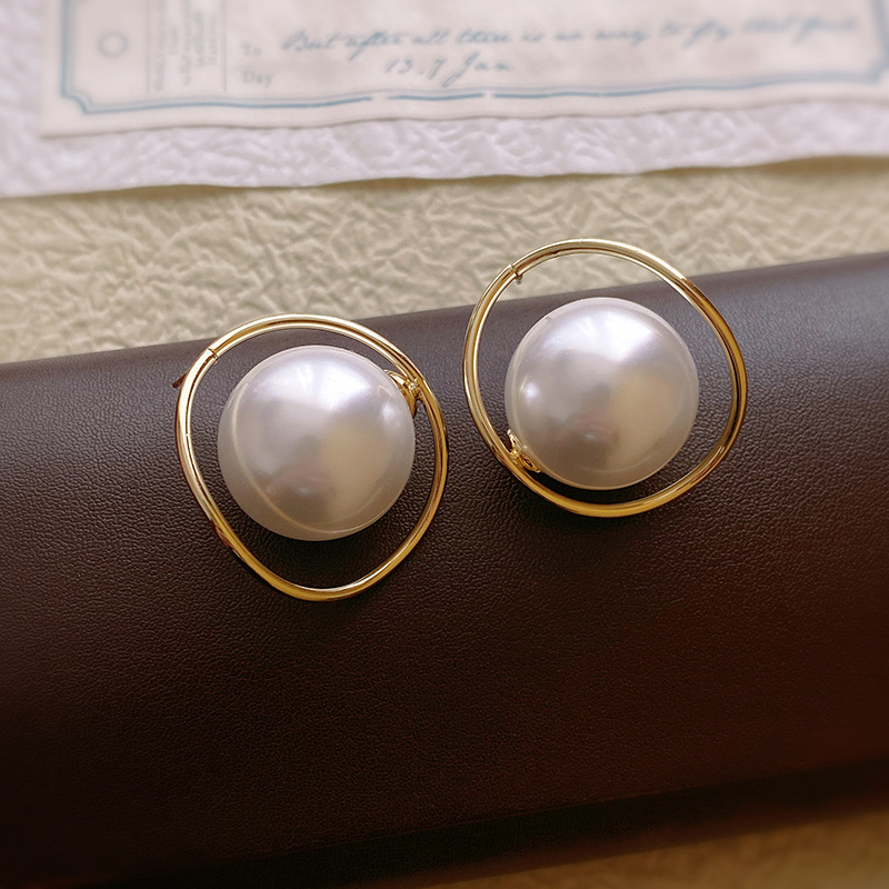 High-end Pearl Irregular Silver Needle Real Gold Plated French Fashion Simple Geometric Elegant Earrings For_voghion.com