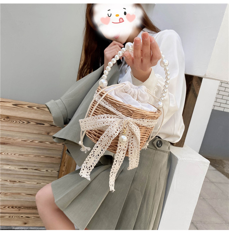 Fashion Round Straw Pearl Portable Bag display picture 28