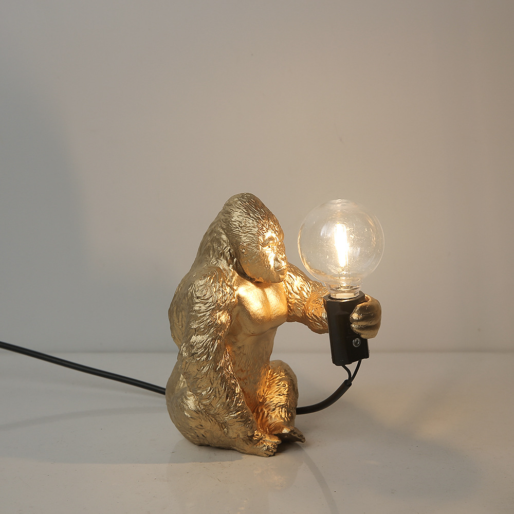 앉은 자세(골드)