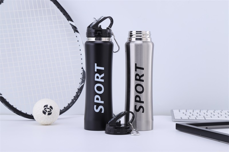 Isolerende rvs sportdrinkfles met handige sluiting_voghion.com