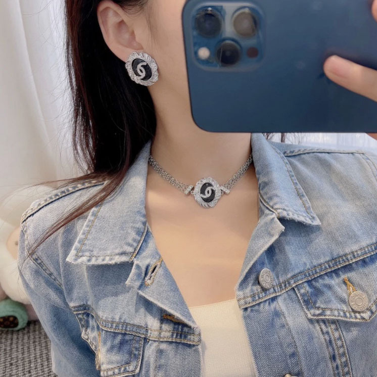 New Letter Oval Diamond Full Diamond Silver Black Necklace Brooch Personalized Exquisite Versatile High-End Bracelet Jewelry